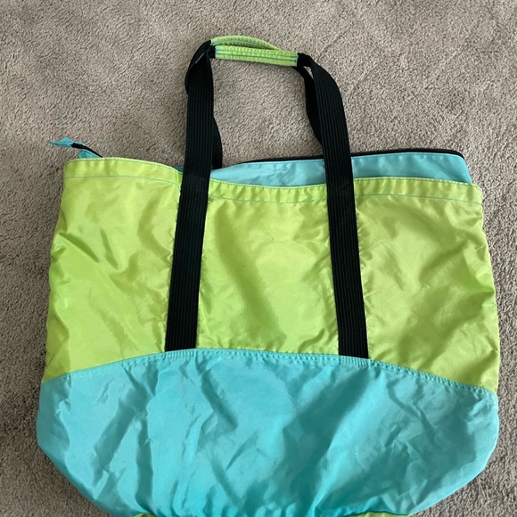 LL Bean Nylon tote with zipper - Picture 12 of 12